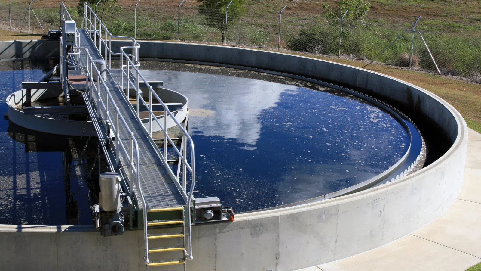 a dam with a pool of water